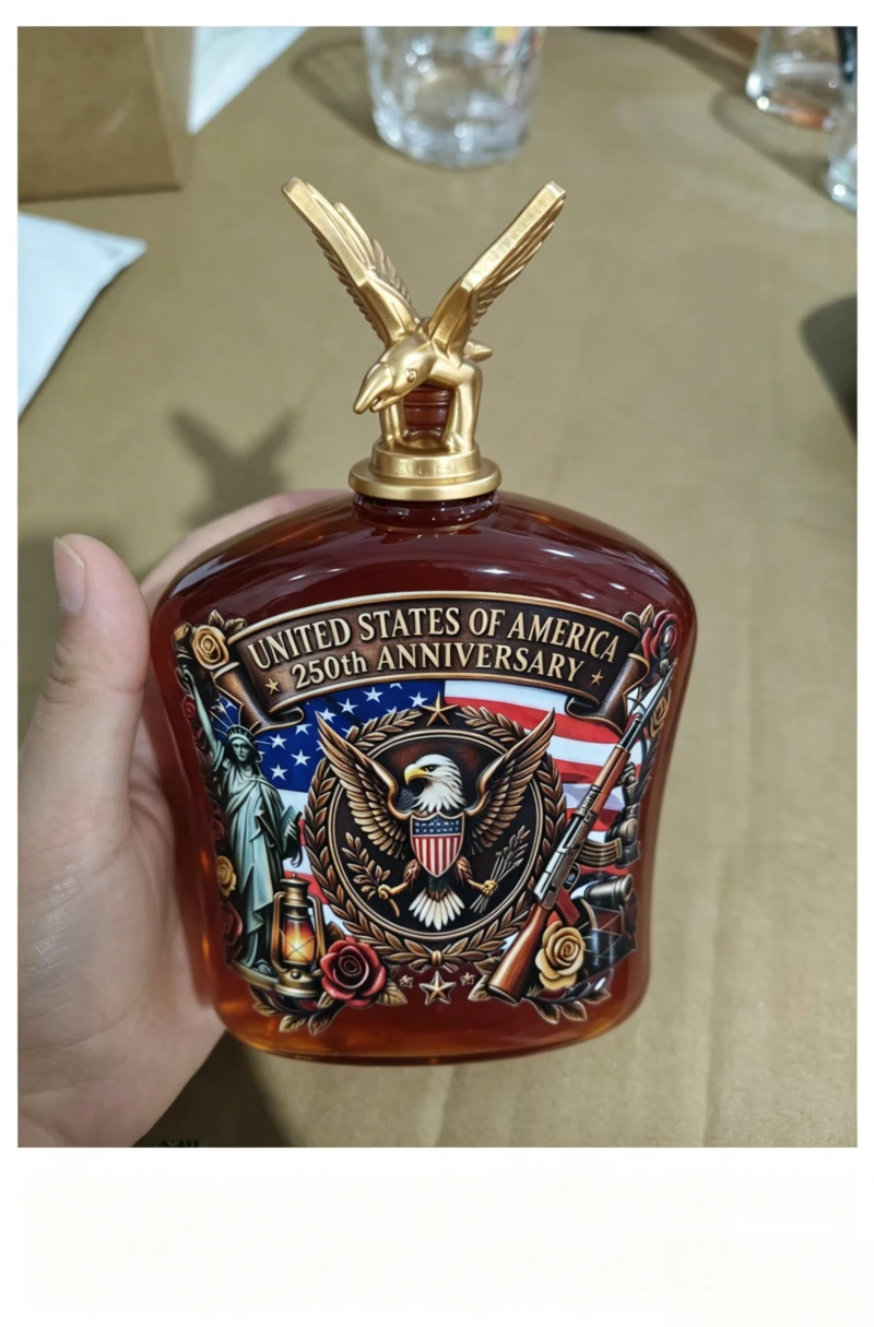 Decantador de whisky com desig - Vintage Collectible Liquor Bottles avaliação e preço